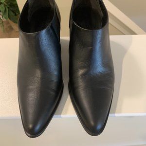 VINCE WOMEN'S HAMILTON LEATHER ANKLE BOOTIES IN BLACK ALGARVE NAPPA LEATHER